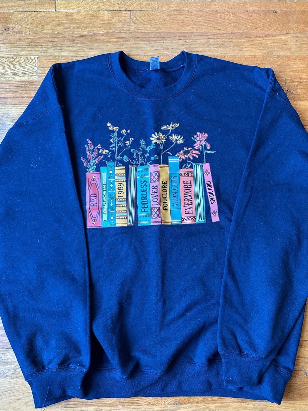 Taylor Swift Album Gildan Navy Blue Sweatshirt - XL - NEW